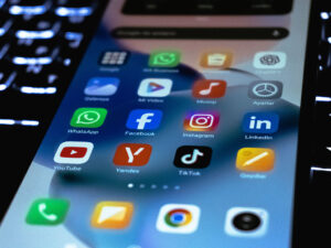 Read more about the article New Ideas – How Small Businesses Can Measure Short‑Form Video ROI on YouTube and TikTok